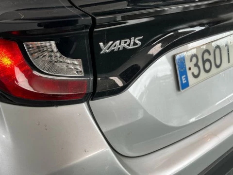 Toyota Yaris 1.5 120H Business Plus