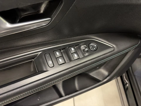 Peugeot 3008 Hybrid 225 Allure Pack e-EAT8 165 kW (225 CV)