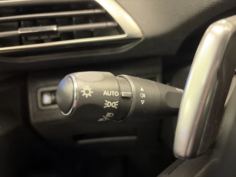 Peugeot 3008 Hybrid 225 Allure Pack e-EAT8 165 kW (225 CV)
