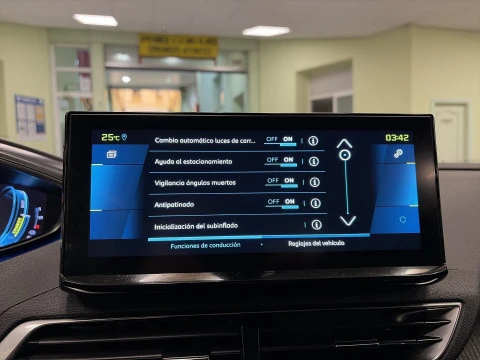 Peugeot 3008 Hybrid 225 Allure Pack e-EAT8 165 kW (225 CV)
