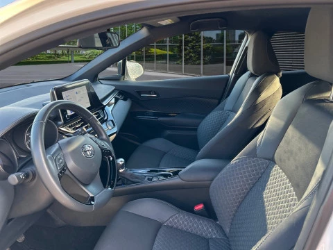Toyota C-HR 2.0 180H Advance