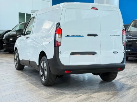 Ford Transit Courier Van BEV 54kWh 100kW Trend Auto