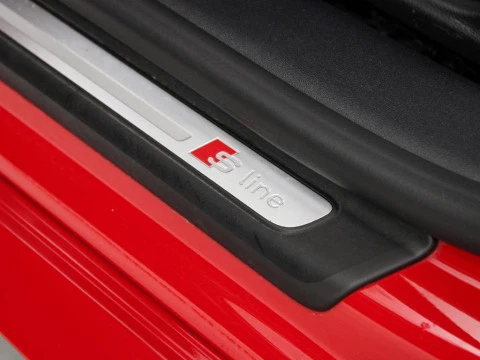 Audi TT 1.8 TFSI S TRONIC S LINE EDITION COUPE 180CV 3P