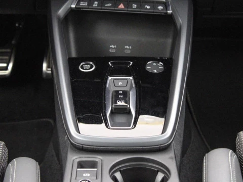 Audi A3 1.5 40 TFSI E S TRONIC GENUINE ED SPBACK 204 5P