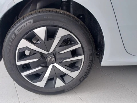Peugeot 208 Style HYBRID 110 eDCS6