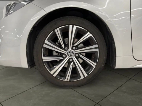 Toyota Corolla 1.8 125H STYLE E-CVT