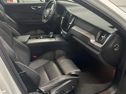 Volvo XC60 XC60 R-Design, B4 mild hybrid (diésel)