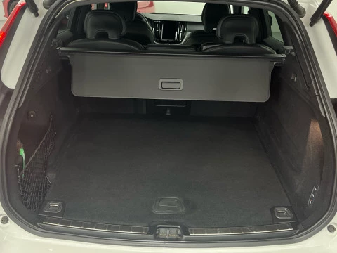 Volvo XC60 XC60 R-Design, B4 mild hybrid (diésel)