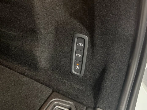 Volvo XC60 XC60 R-Design, B4 mild hybrid (diésel)