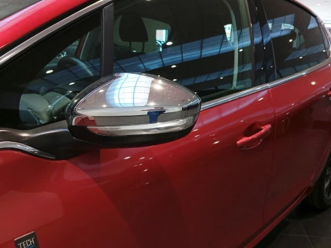 Peugeot 208  1.2 PureTech S&S Tech Edition 110