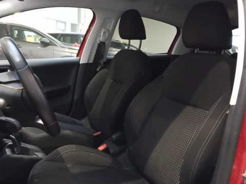 Peugeot 208  1.2 PureTech S&S Tech Edition 110