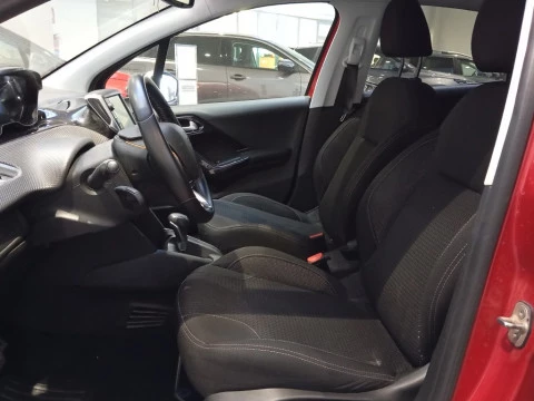 Peugeot 208  1.2 PureTech S&S Tech Edition 110