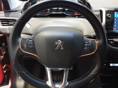 Peugeot 208  1.2 PureTech S&S Tech Edition 110