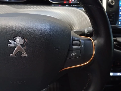 Peugeot 208  1.2 PureTech S&S Tech Edition 110