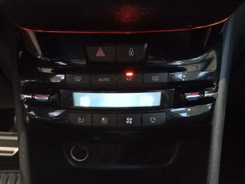 Peugeot 208  1.2 PureTech S&S Tech Edition 110