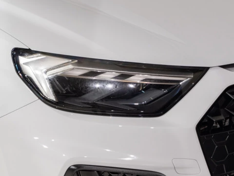 Audi A1 Sportback Adrenalin 30 TFSI 81kW S tron