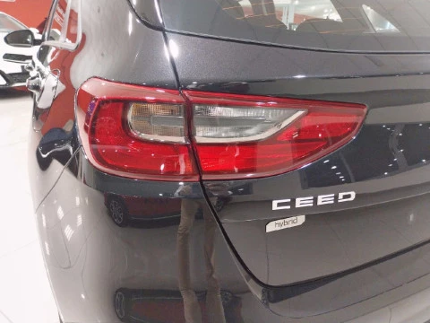 Kia Ceed 5P 1.6 MHEV IMT CONCEPT MY24