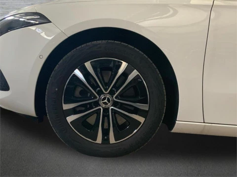 Mercedes-Benz Clase A 250 e Sedán