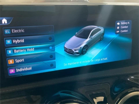 Mercedes-Benz Clase A 250 e Sedán