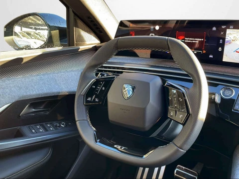 Peugeot 5008 Hybrid 1.2 107KW GT eDCS6