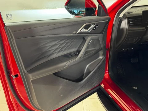 MG HS 1.5T PLUG IN HYBRID LUXURY