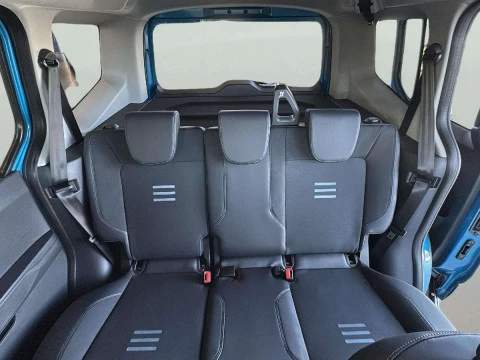 Ford Tourneo Courier BEV 54KWH 100KW ACTIVE AUTO 136 5P