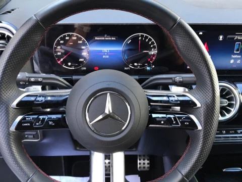 Mercedes-Benz GLA  250 e