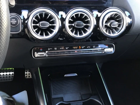 Mercedes-Benz GLA  250 e