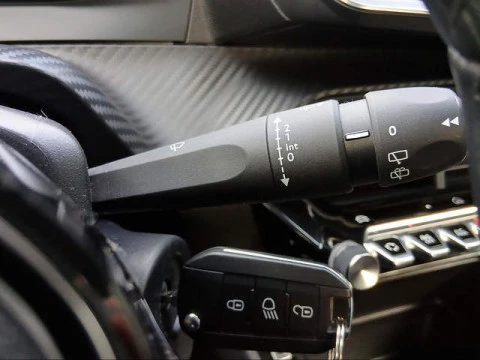 Peugeot 208 PureTech 100 Active 75 kW (100 CV)