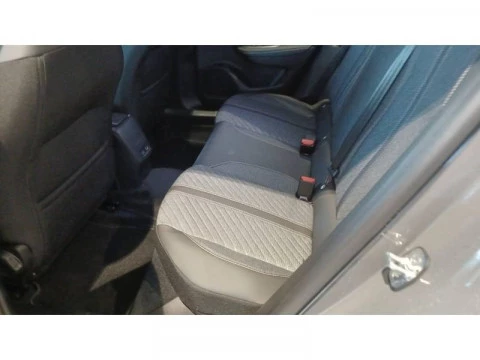 Peugeot e-2008 Eléctrico Allure 136 (100kW)