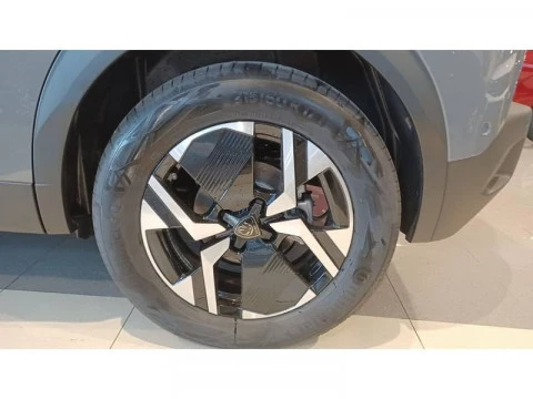 Peugeot e-2008 Eléctrico Allure 136 (100kW)