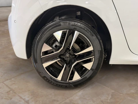 Peugeot 208 Allure Gasolina 100 S&S 6 Vel. MAN