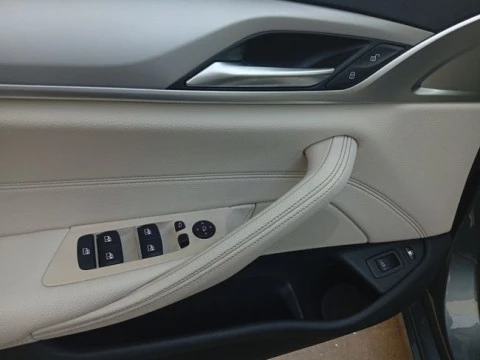 BMW Serie 5 530e Touring