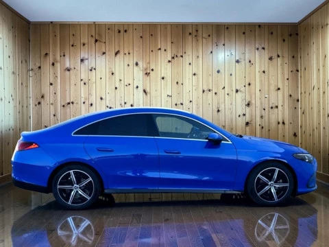 Mercedes-Benz CLA  180 con tecnologia hibrida
