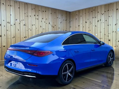 Mercedes-Benz CLA  180 con tecnologia hibrida