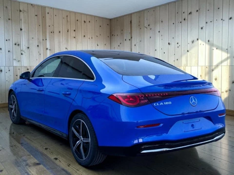 Mercedes-Benz CLA  180 con tecnologia hibrida