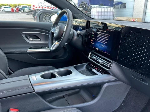 Mercedes-Benz CLA  180 con tecnologia hibrida