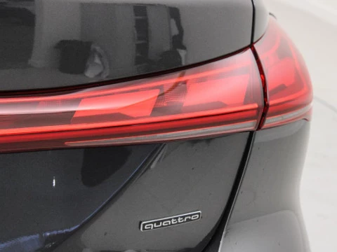 Audi A5 2.0 PHEV E-HYBR QUA 220 BLACK LINE AVANT