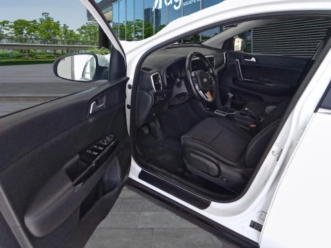 Kia Sportage 1.6 MHEV Black Edition 100kW (136CV) 4x2