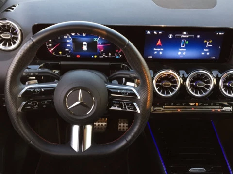 Mercedes-Benz GLA  200 d