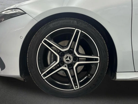 Mercedes-Benz Clase A 200 d Compacto