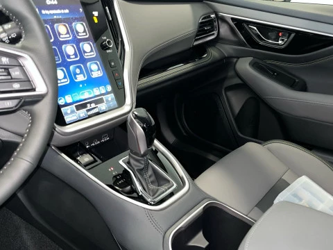 Subaru Outback 2.5i Field CVT Lineartronic AWD