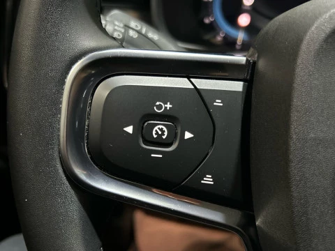 Volvo XC40 CORE, B3 MILD HYBRID GASOLINA CON P. DRIVER