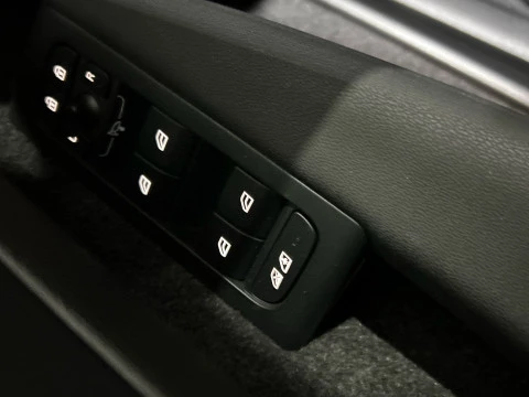 Volvo XC40 CORE, B3 MILD HYBRID GASOLINA CON P. DRIVER