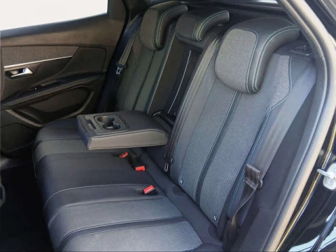 Peugeot 3008 PureTech 130 S&S Allure Pack EAT8 96 kW (130 CV)