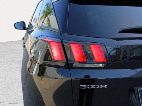 Peugeot 3008 PureTech 130 S&S Allure Pack EAT8 96 kW (130 CV)