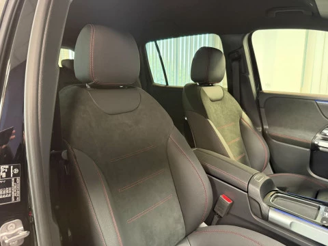 Mercedes-Benz GLB GLB 200 d