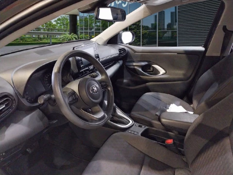 Toyota Yaris 1.5 120H Business Plus