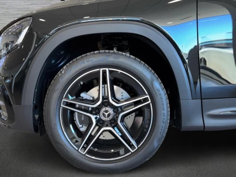 Mercedes-Benz GLB  200 d