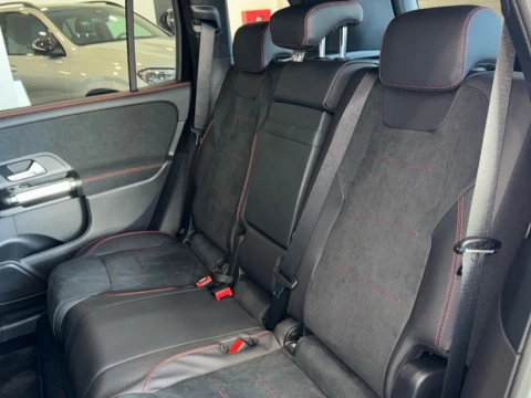 Mercedes-Benz GLB  200 d